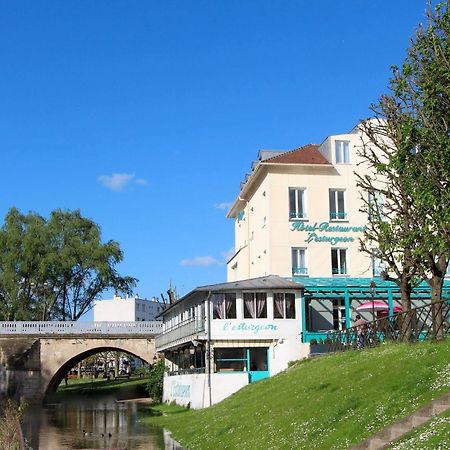 Hotel L'Esturgeon Поаси Екстериор снимка