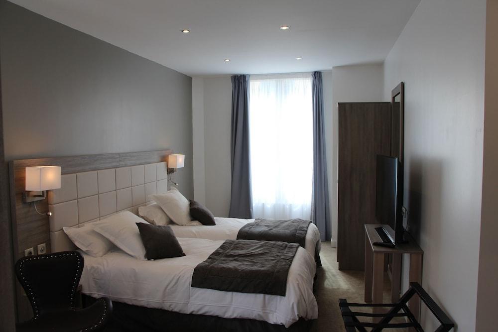 Hotel L'Esturgeon Поаси Екстериор снимка