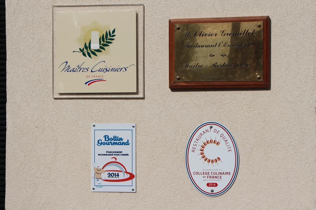 Hotel L'Esturgeon Поаси Екстериор снимка