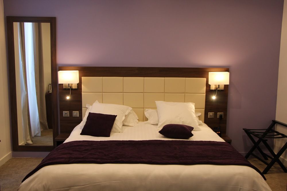 Hotel L'Esturgeon Поаси Екстериор снимка